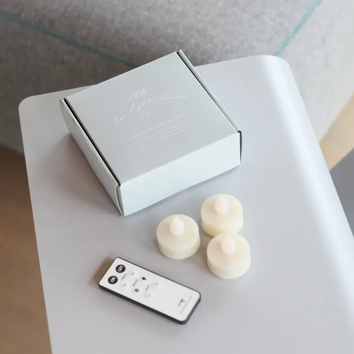 LEDティーライトキャンドル ピエニ本体3個・リモコン・パッケージ箱の全体像