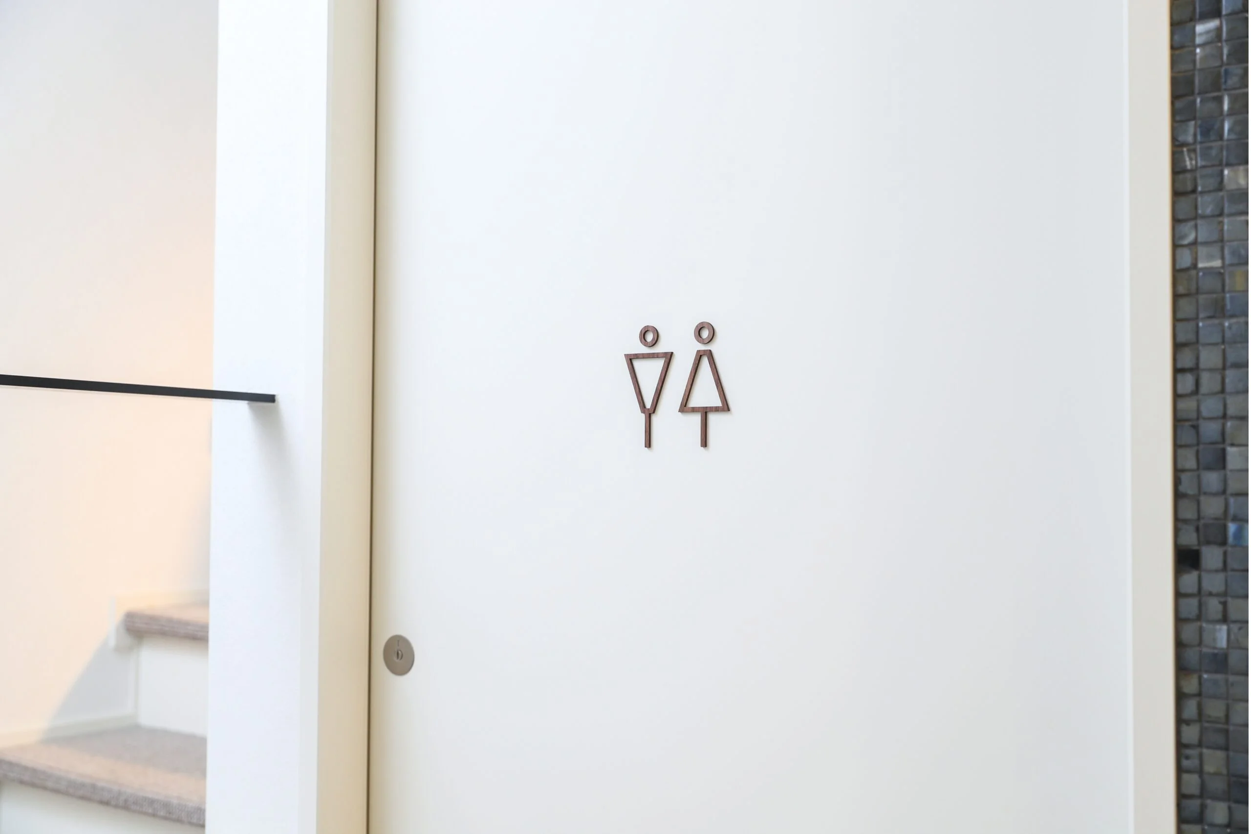 天然木のトイレサインプレート
