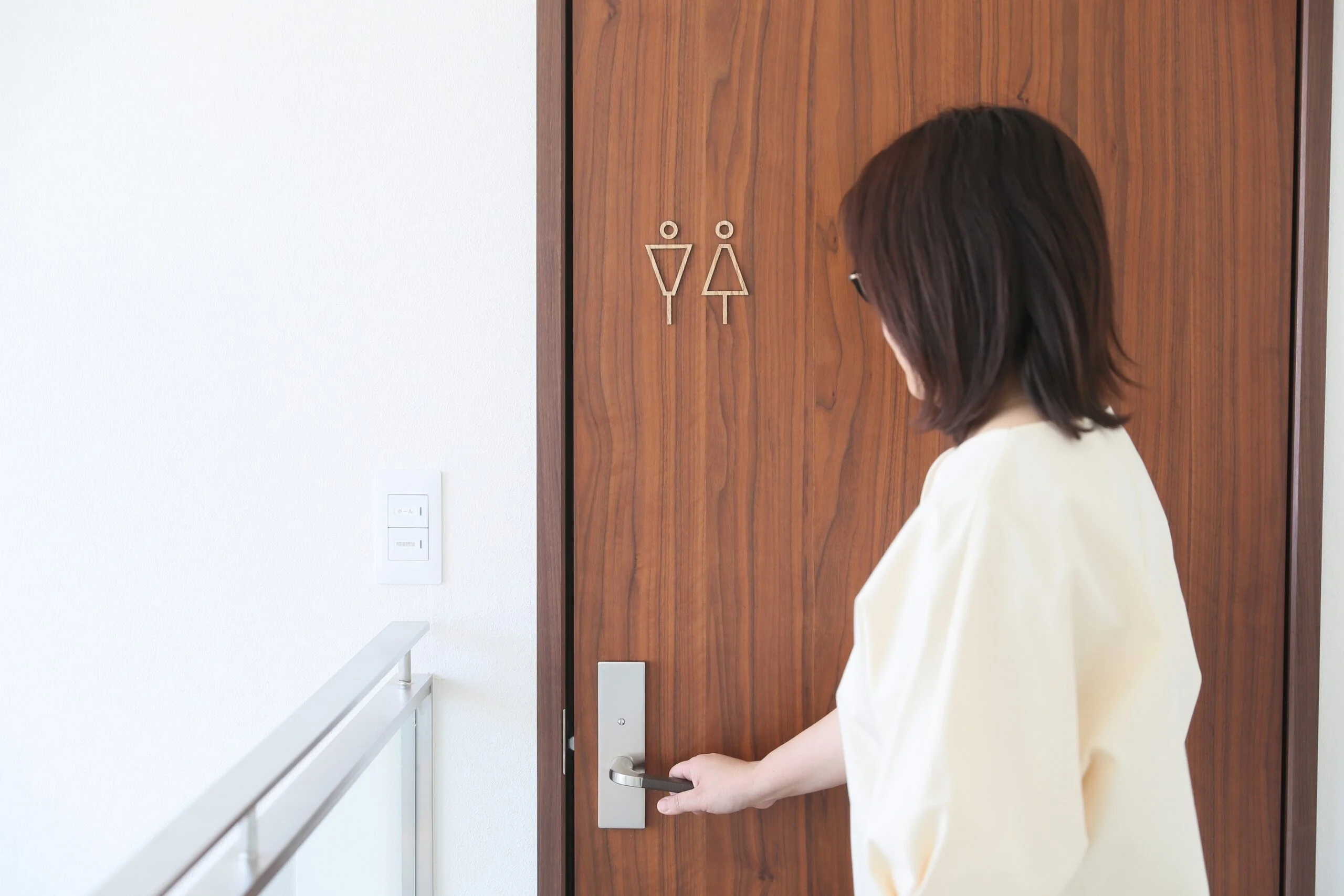 天然木のトイレサインプレート