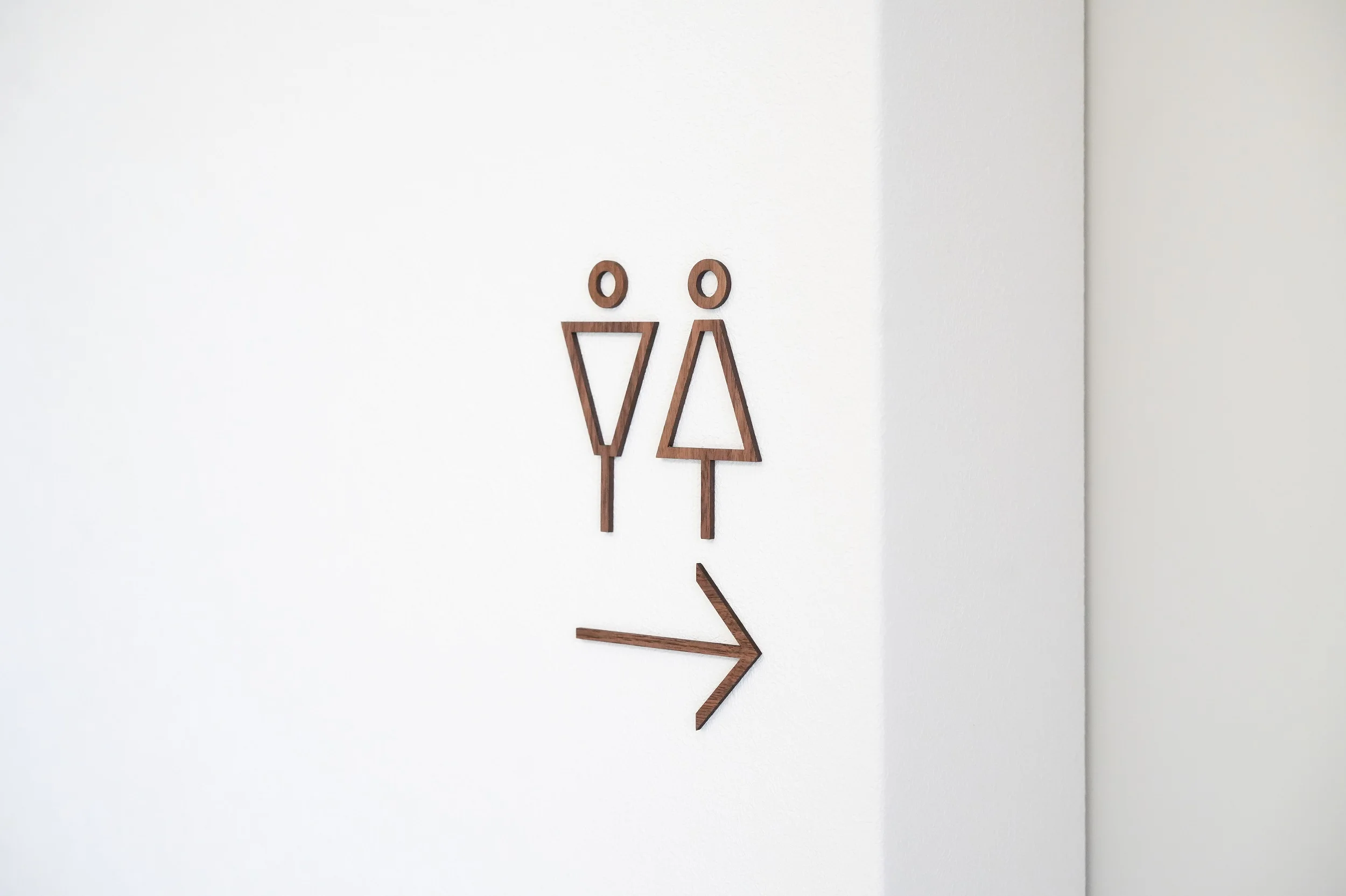 トイレサインプレート 矢印